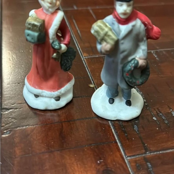 Ceramic Christmas Figurines - Picture 6 of 8
